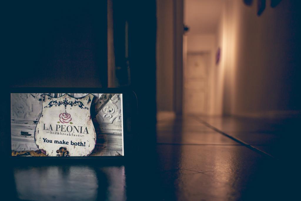 La Peonia Bed & Breakfast Napoli Oda fotoğraf