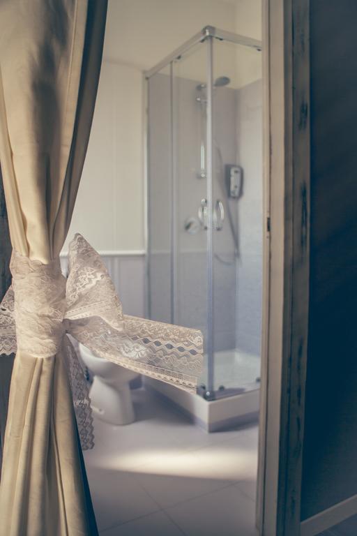 La Peonia Bed & Breakfast Napoli Oda fotoğraf
